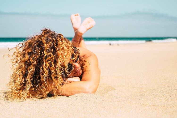 Caring for Curly Hair with Revivogen